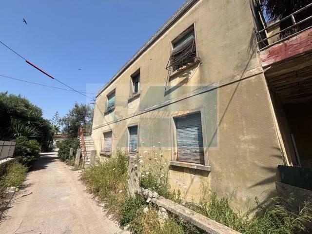 appartamento in vendita a Siracusa in zona Borgata
