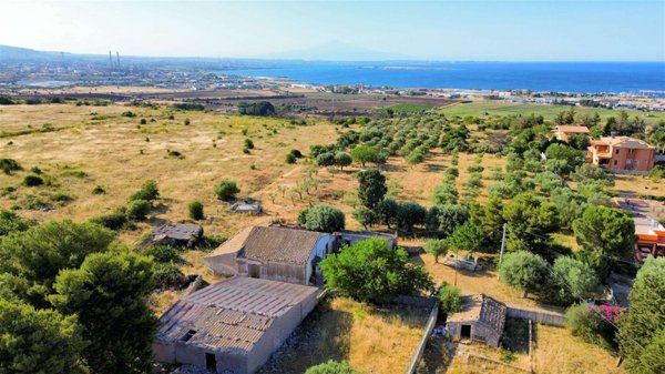 casa indipendente in vendita a Siracusa in zona Epipoli