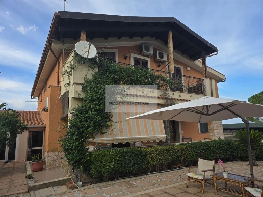 casa indipendente in vendita a Siracusa in zona Epipoli