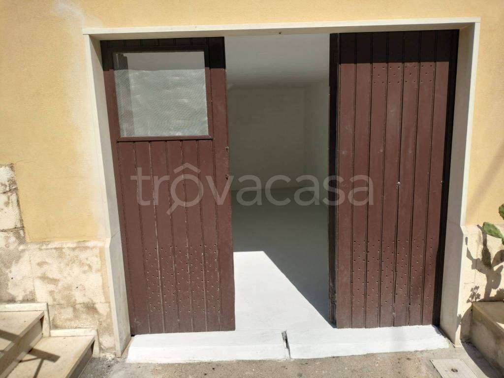 locale di sgombero in vendita a Siracusa in zona Belvedere
