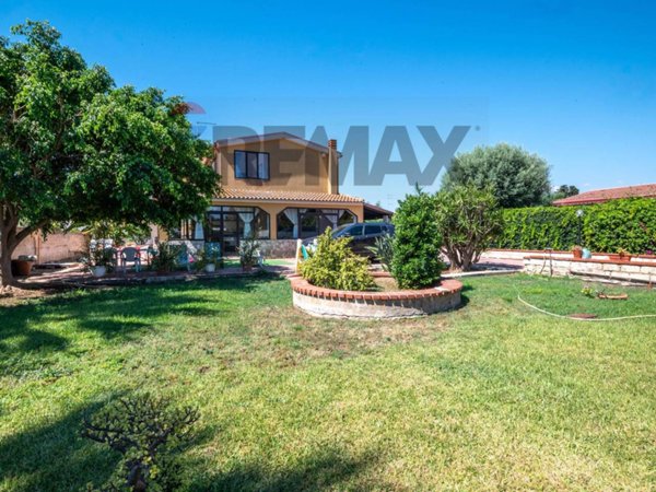 casa indipendente in vendita a Siracusa in zona Arenella