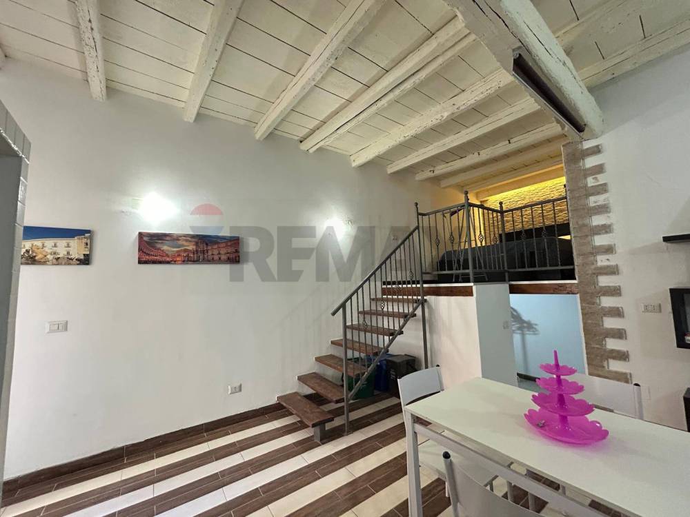 casa indipendente in vendita a Siracusa in zona Isola Ortigia
