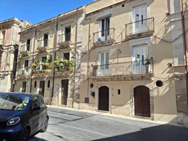 appartamento in vendita a Siracusa in zona Isola Ortigia