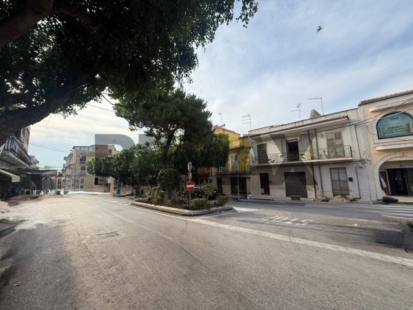 locale di sgombero in vendita a Siracusa in zona Belvedere