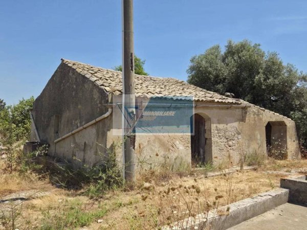casa indipendente in vendita a Siracusa in zona Belvedere
