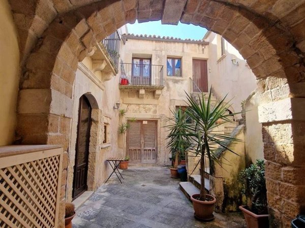 appartamento in vendita a Siracusa in zona Isola Ortigia