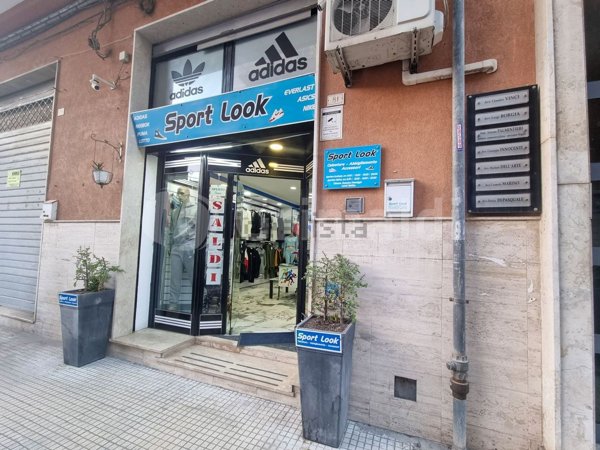 locale commerciale in vendita a Siracusa in zona Grottasanta