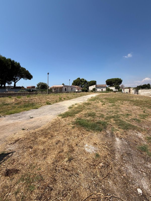 terreno edificabile in vendita a Siracusa in zona Ognina