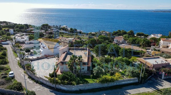 casa indipendente in vendita a Siracusa in zona Borgata
