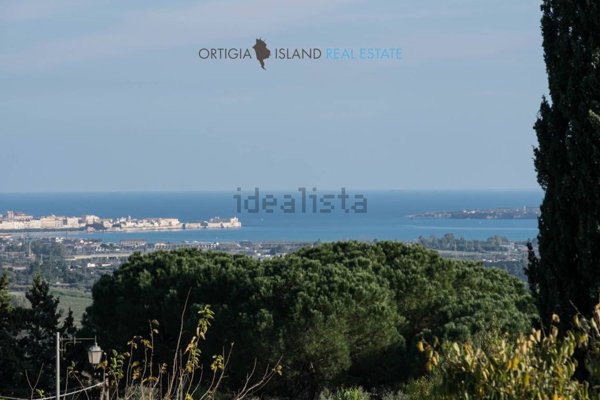 casa indipendente in vendita a Siracusa in zona Targia
