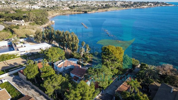 casa indipendente in vendita a Siracusa in zona Isola Ortigia
