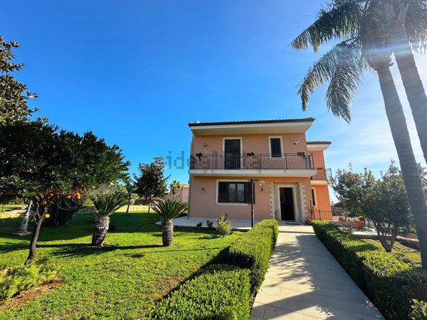 casa indipendente in vendita a Siracusa in zona Epipoli