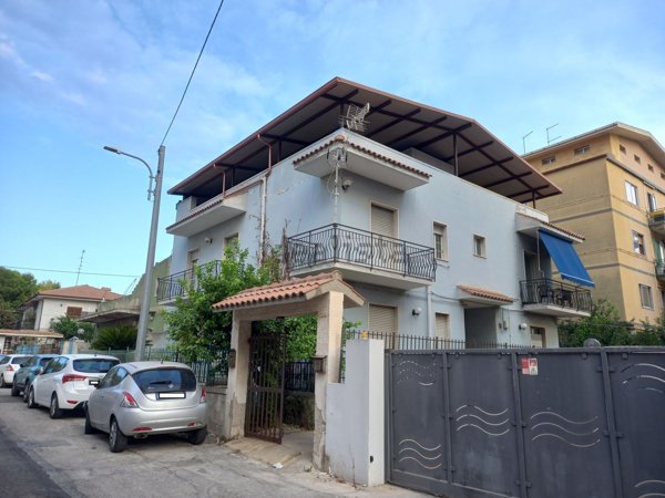 casa indipendente in vendita a Siracusa in zona Grottasanta