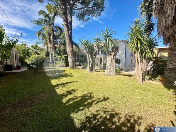 casa indipendente in vendita a Siracusa in zona Scala Greca