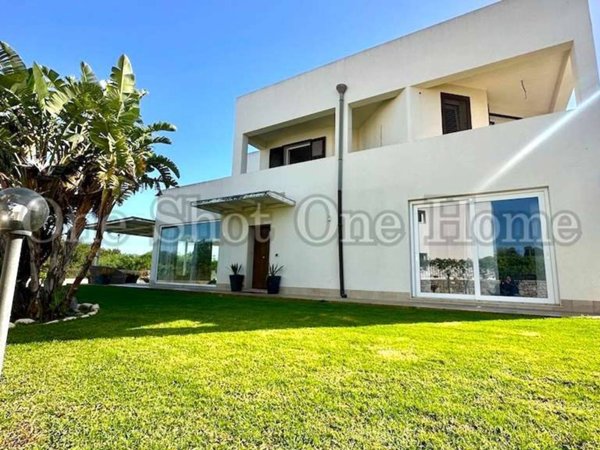 casa indipendente in vendita a Siracusa in zona Isola / Plemmirio