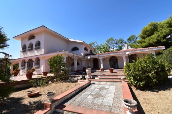 casa indipendente in vendita a Siracusa in zona Targia
