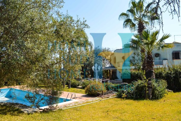 casa indipendente in vendita a Siracusa in zona Targia