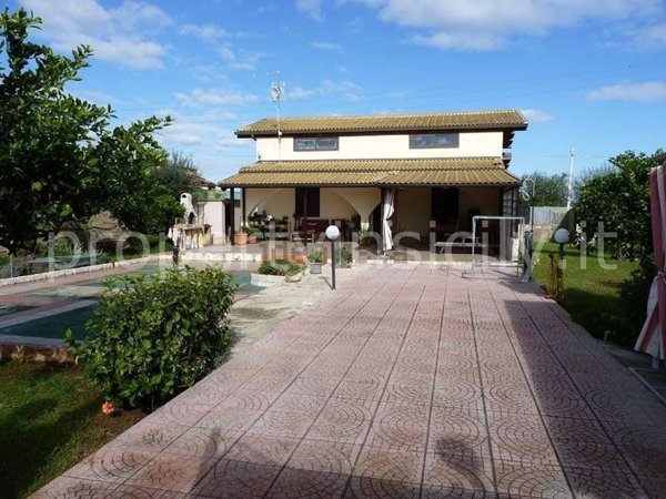 casa indipendente in vendita a Siracusa in zona Targia