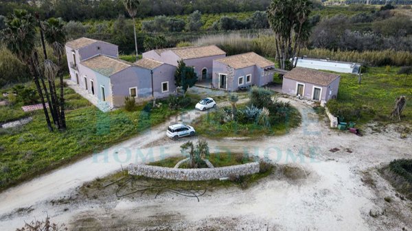 casa indipendente in vendita a Siracusa in zona Borgata