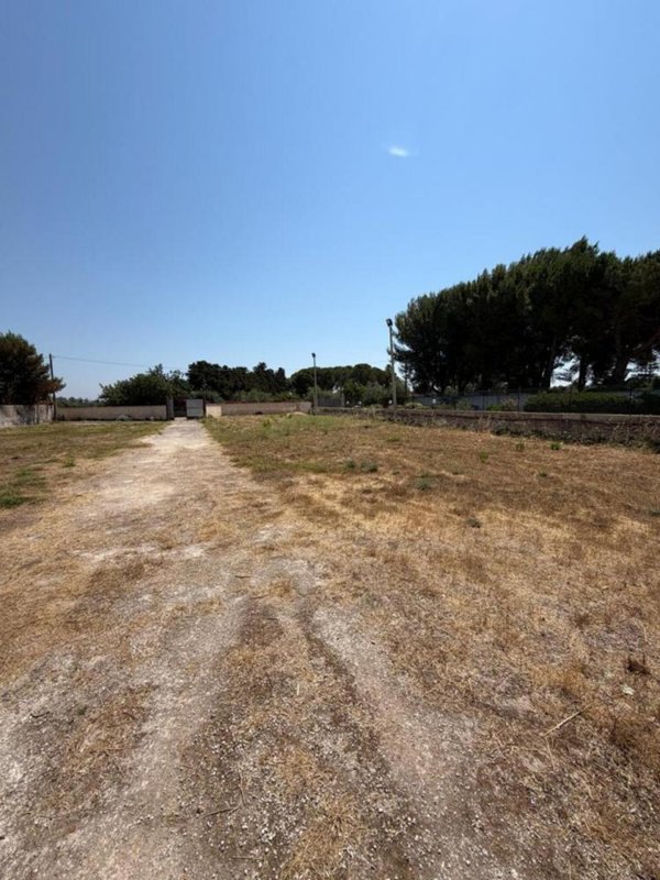 terreno edificabile in vendita a Siracusa in zona Ognina