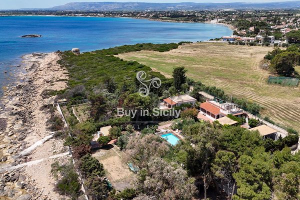 casa indipendente in vendita a Siracusa in zona Isola / Plemmirio