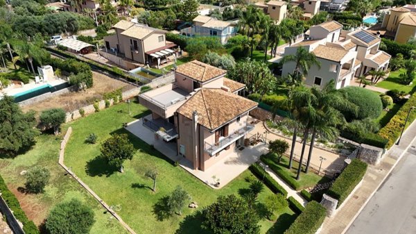 casa indipendente in vendita a Siracusa in zona Targia