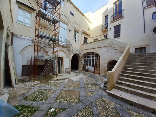 ufficio in vendita a Siracusa in zona Isola Ortigia