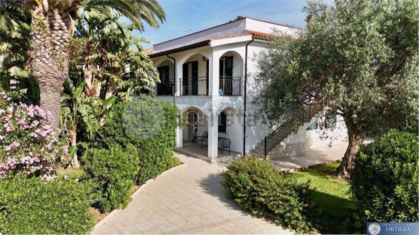 casa indipendente in vendita a Siracusa in zona Isola / Plemmirio