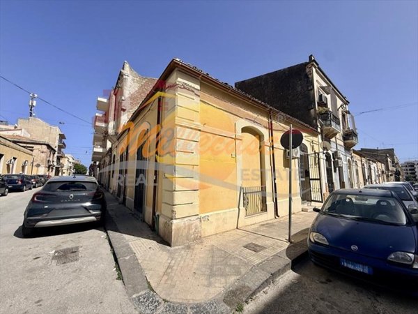 casa indipendente in vendita a Siracusa in zona Borgata
