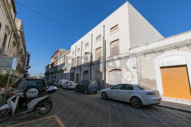 locale commerciale in vendita a Siracusa in zona Centro Città