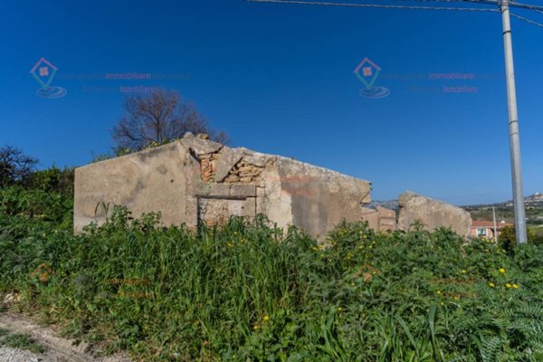casa indipendente in vendita a Siracusa in zona Targia