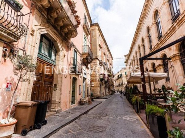 appartamento in vendita a Siracusa in zona Isola Ortigia