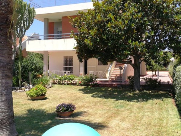 casa indipendente in vendita a Siracusa in zona Fontane Bianche