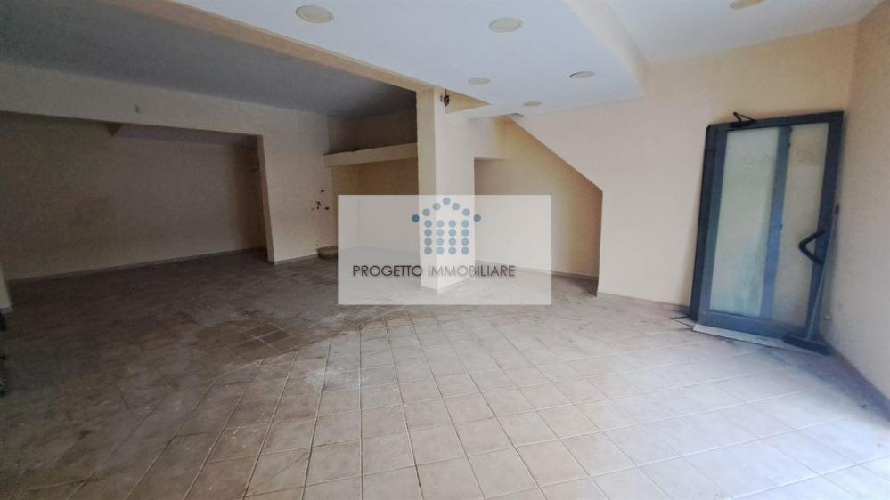 negozio in vendita a Siracusa in zona Grottasanta
