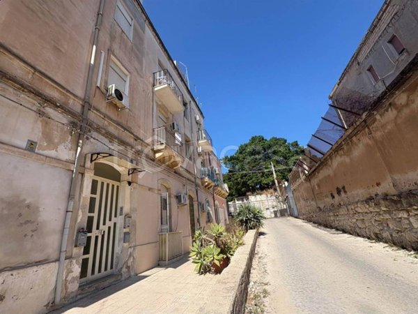 appartamento in vendita a Siracusa in zona Borgata