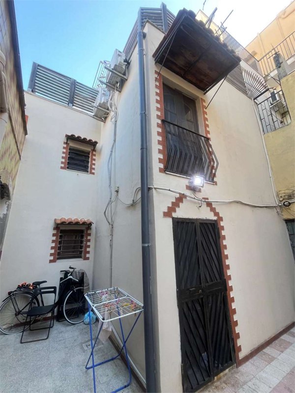 casa indipendente in vendita a Siracusa in zona Targia