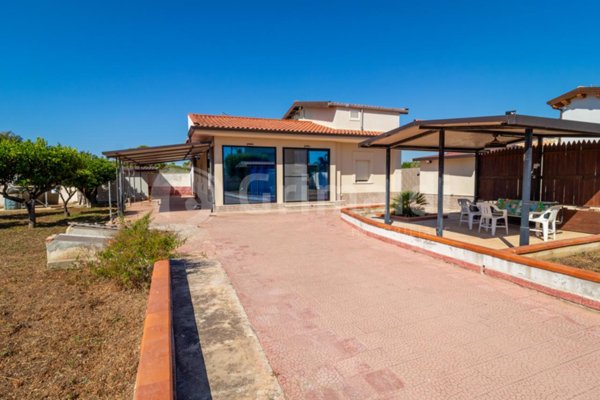 casa indipendente in vendita a Siracusa in zona Isola / Plemmirio
