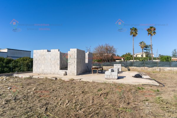 terreno edificabile in vendita a Siracusa in zona Isola / Plemmirio