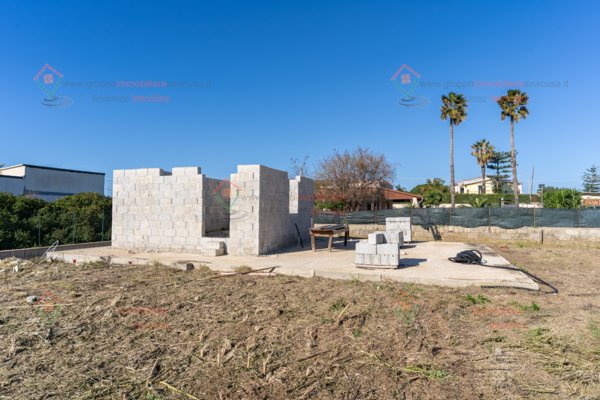 terreno edificabile in vendita a Siracusa in zona Isola / Plemmirio