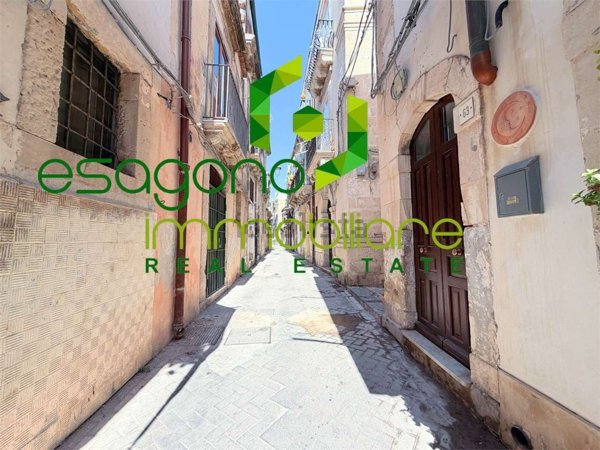 appartamento in vendita a Siracusa in zona Isola Ortigia