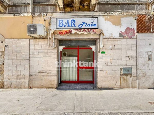 negozio in vendita a Siracusa in zona Borgata