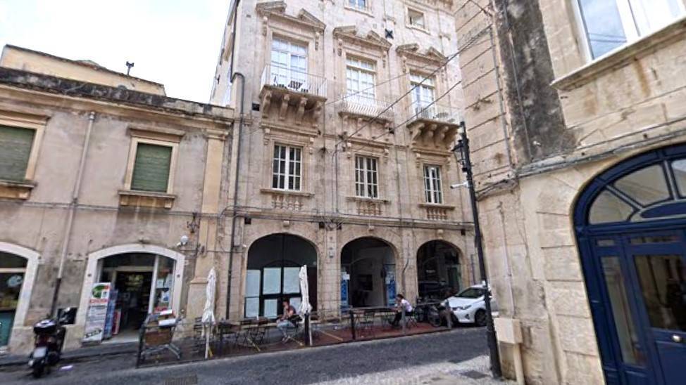 locale commerciale in vendita a Siracusa in zona Isola Ortigia