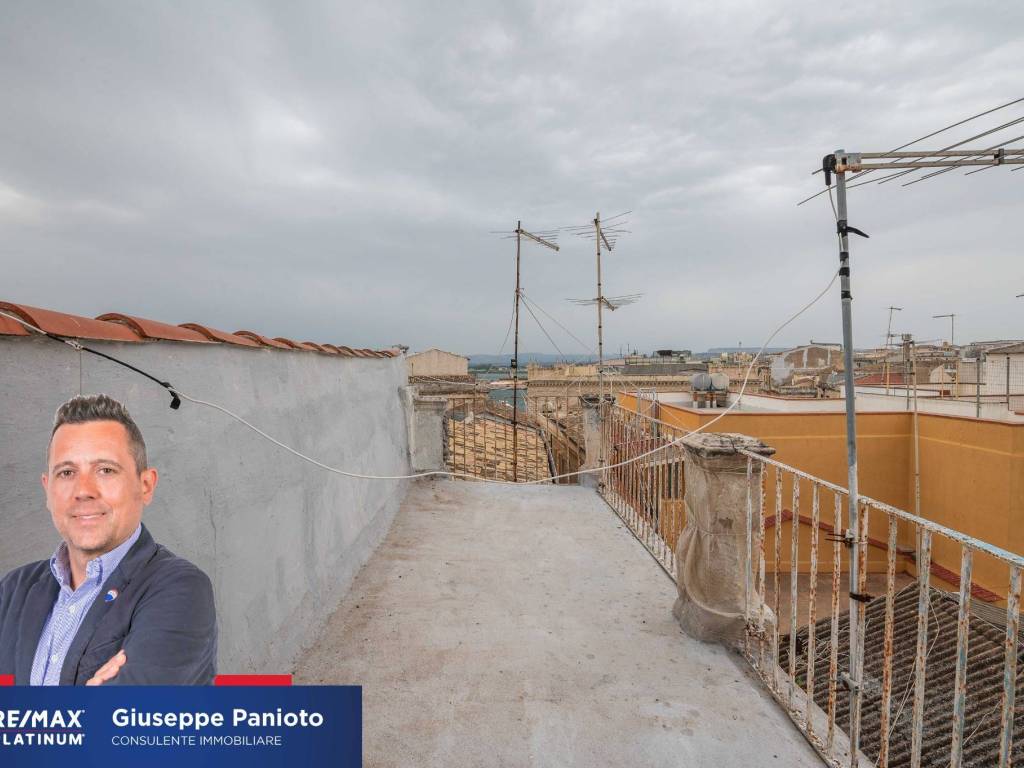 casa indipendente in vendita a Siracusa in zona Isola Ortigia
