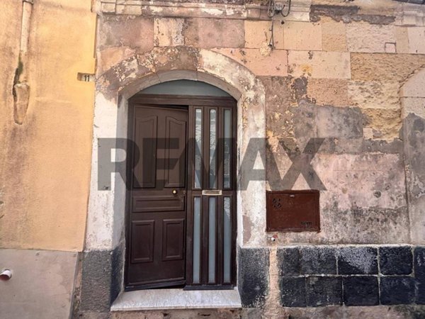 casa indipendente in vendita a Siracusa in zona Isola Ortigia