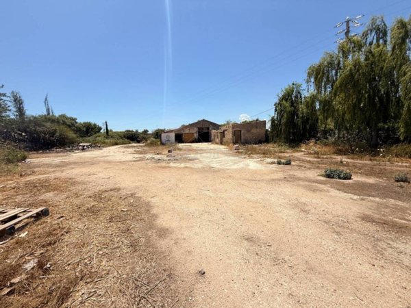 locale di sgombero in vendita a Siracusa