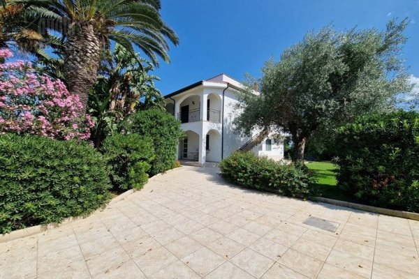 casa indipendente in vendita a Siracusa in zona Isola / Plemmirio