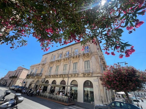 appartamento in vendita a Siracusa in zona Isola Ortigia