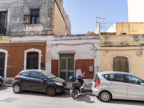 casa indipendente in vendita a Siracusa in zona Borgata