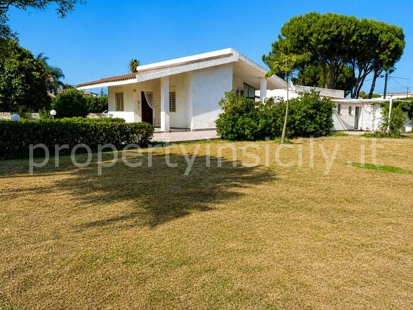 casa indipendente in vendita a Siracusa in zona Arenella
