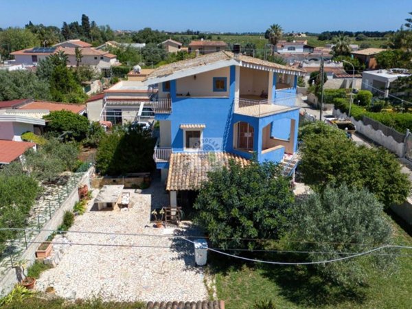 casa indipendente in vendita a Siracusa in zona Arenella